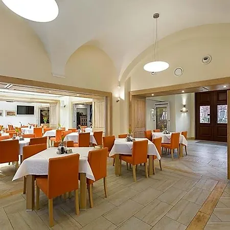 Uzdrowisko Cieplice - - Dlugi Dom Resort
