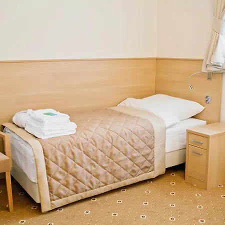 Uzdrowisko Cieplice - - Dlugi Dom Resort