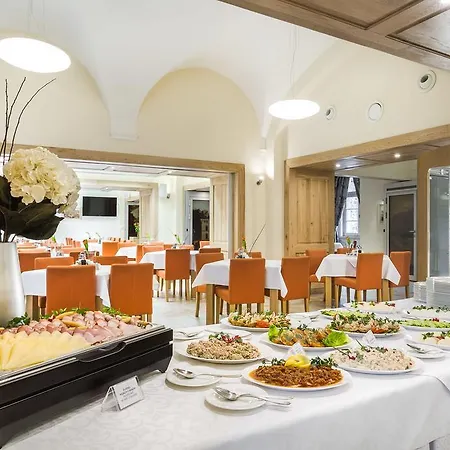 Uzdrowisko Cieplice - - Dlugi Dom *