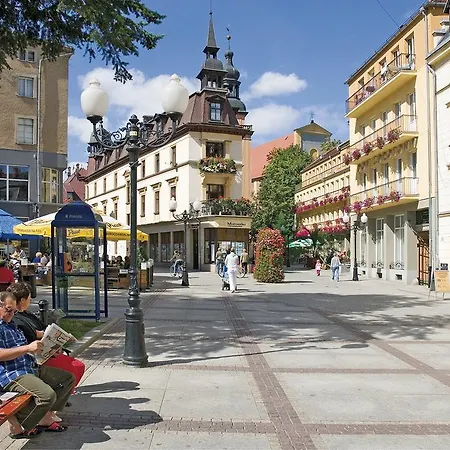 Uzdrowisko Cieplice - - Dlugi Dom Курортный комплекс