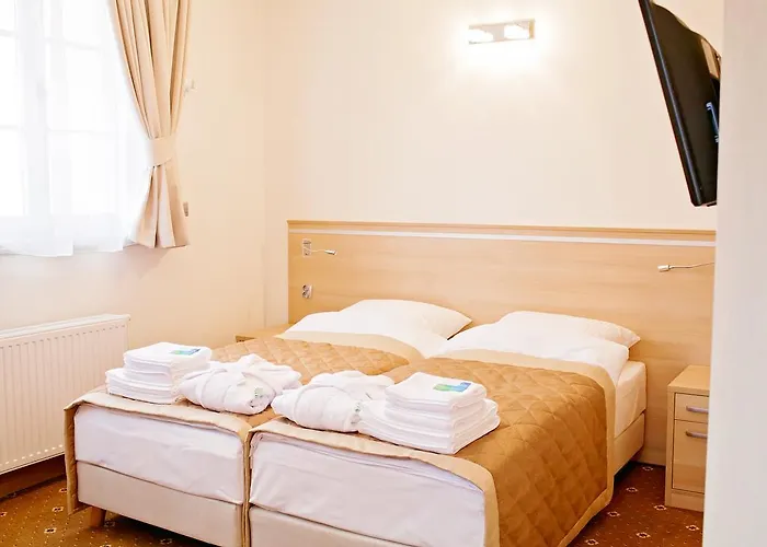 Uzdrowisko Cieplice - - Dlugi Dom Resort *